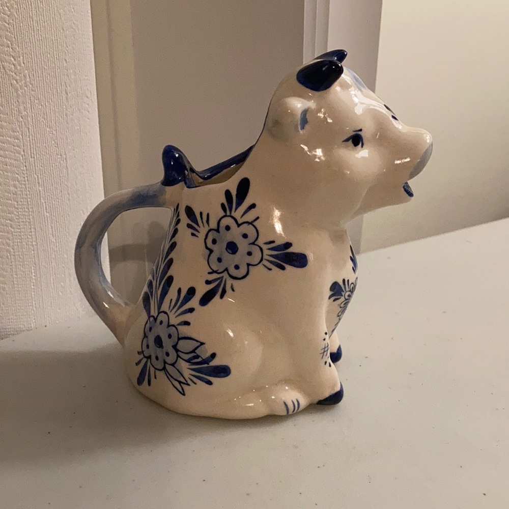 Delft Blue White/Blue Porcelain Cow Creamer